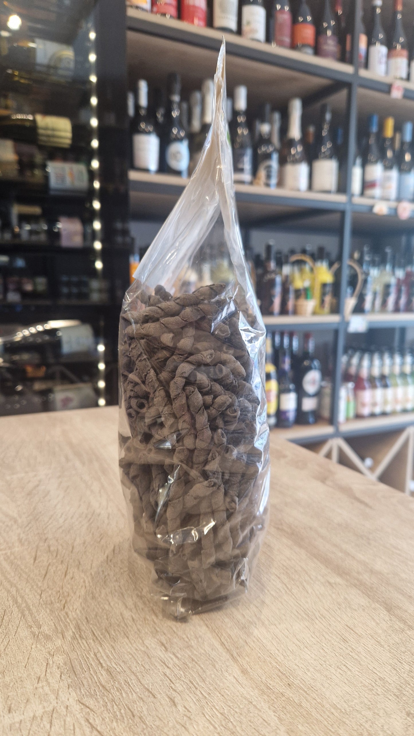 Busiate al Nero di Seppia – Pasta Artigianale Siciliana